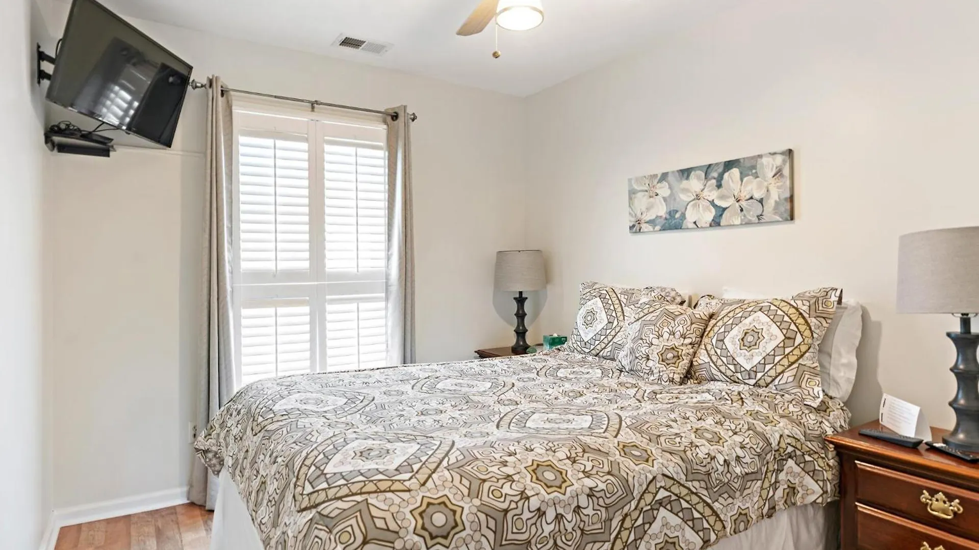 535 E Liberty Lane Carriage House Villa Savannah